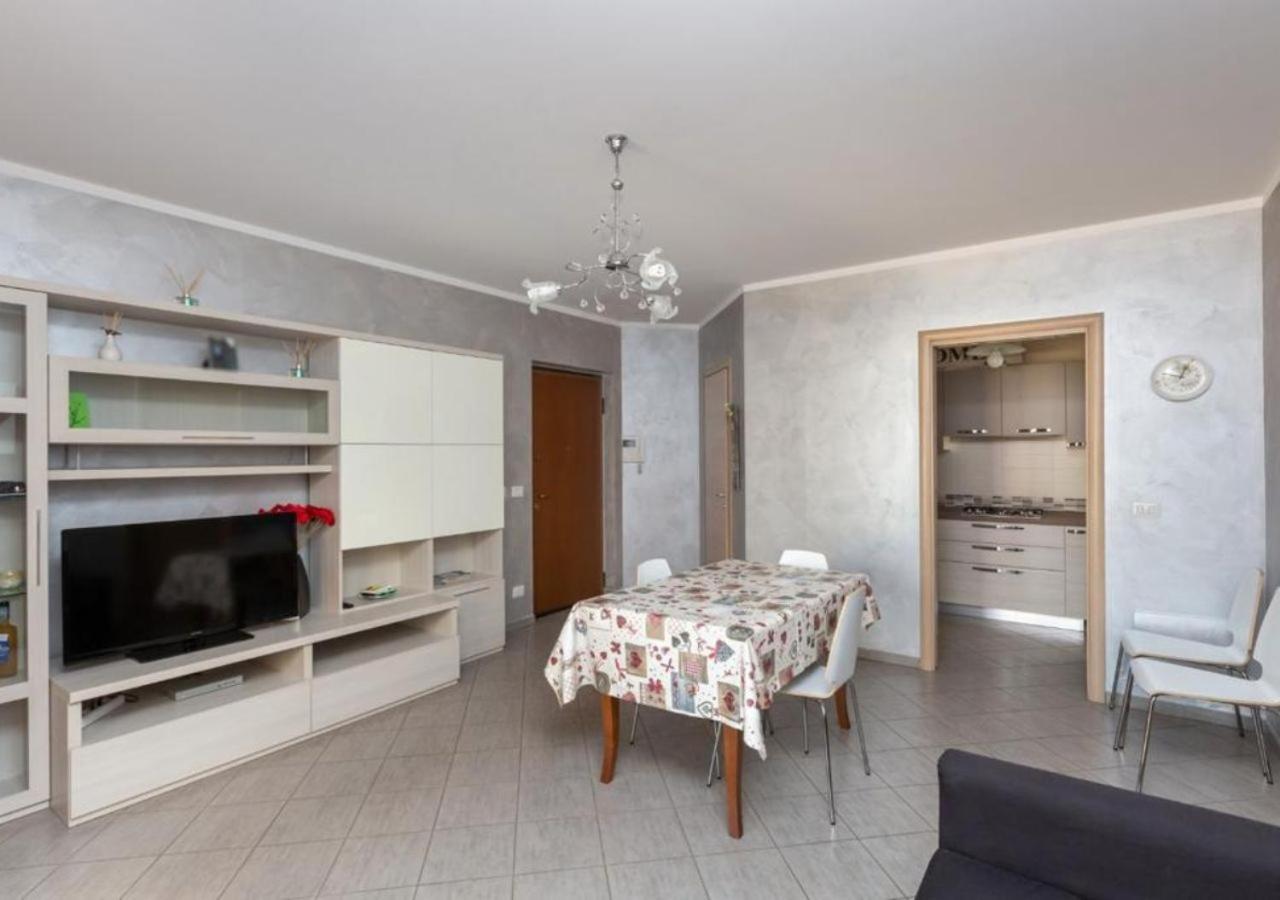 Comfy Cozy Apartment Close To Metro Torino Exterior foto
