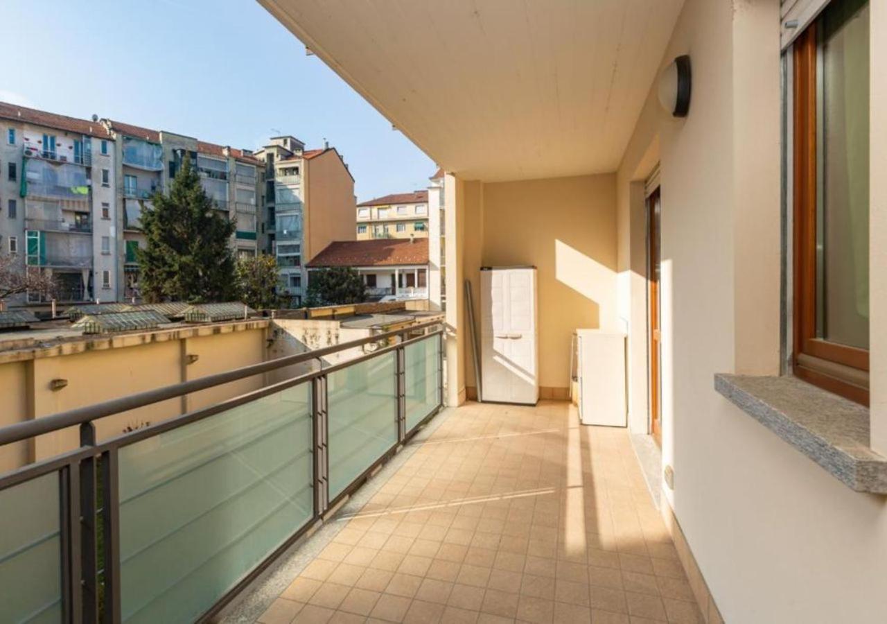 Comfy Cozy Apartment Close To Metro Torino Exterior foto
