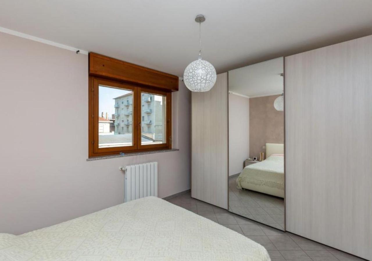 Comfy Cozy Apartment Close To Metro Torino Exterior foto