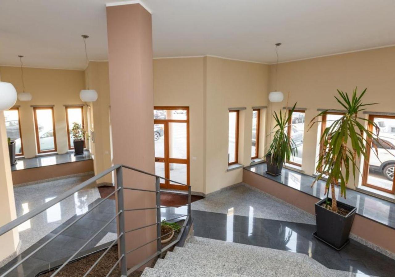 Comfy Cozy Apartment Close To Metro Torino Exterior foto