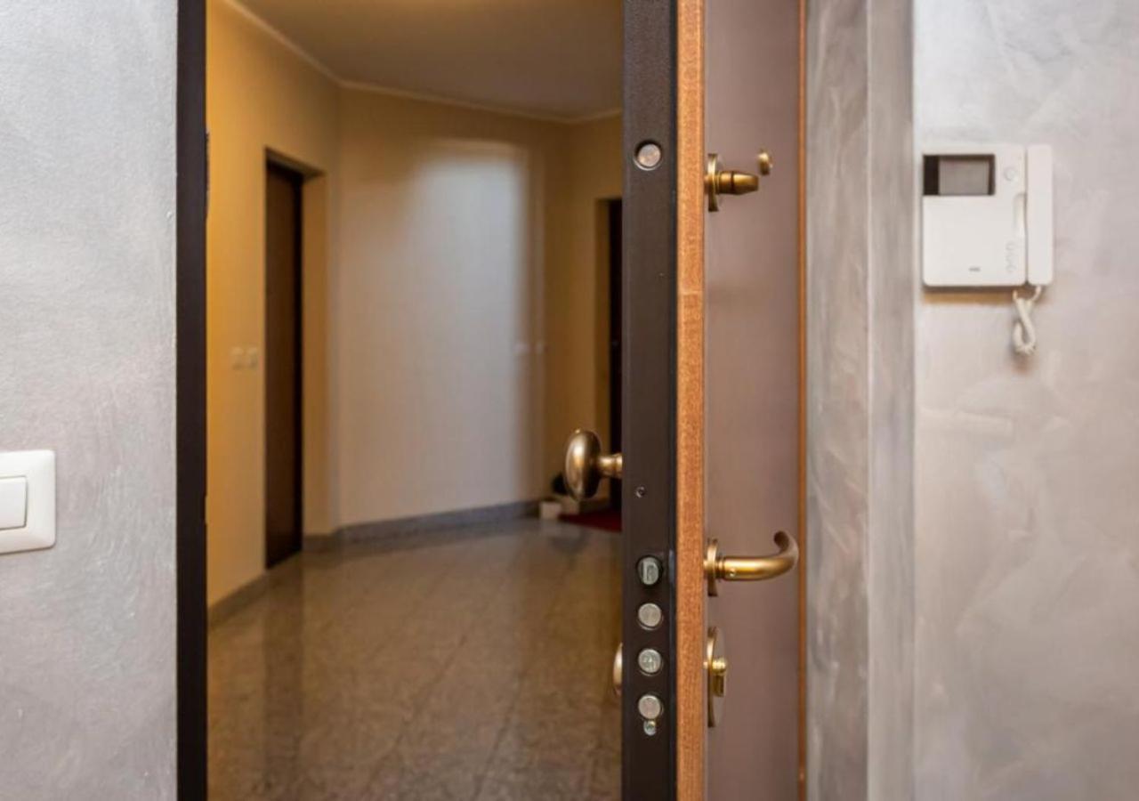 Comfy Cozy Apartment Close To Metro Torino Exterior foto