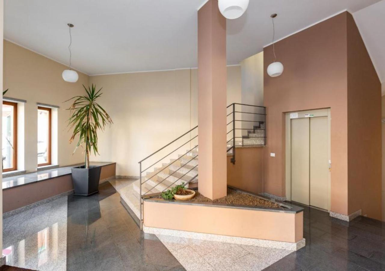Comfy Cozy Apartment Close To Metro Torino Exterior foto