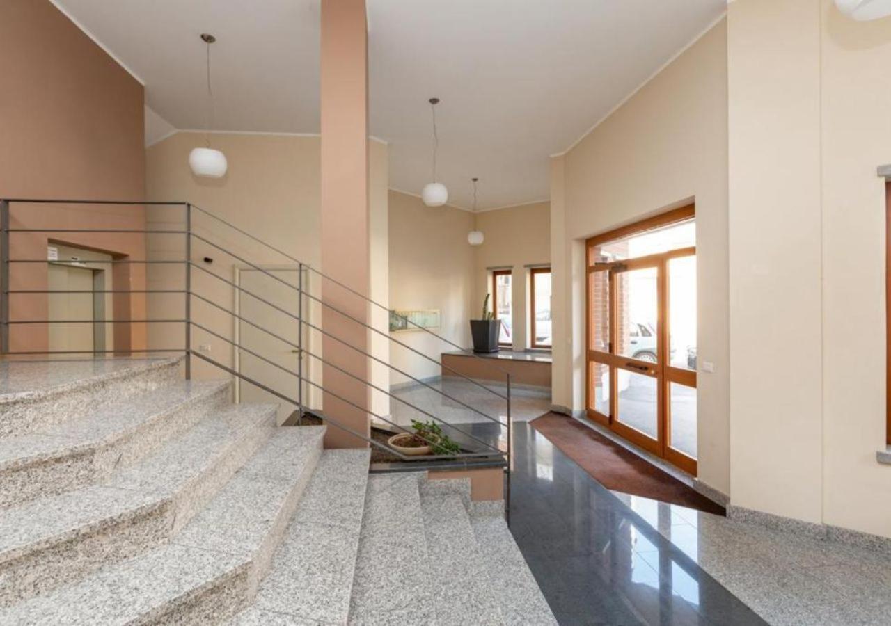 Comfy Cozy Apartment Close To Metro Torino Exterior foto